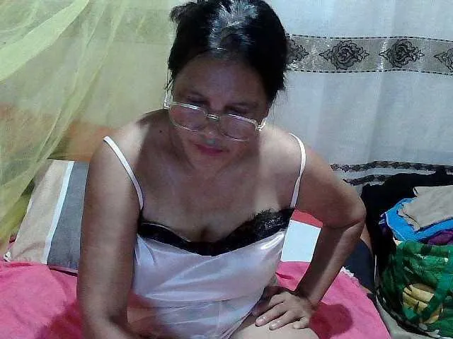 bunnydollstella – webcam model profile photo Image 12
