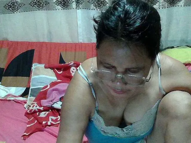 bunnydollstella – webcam model profile photo Image 4