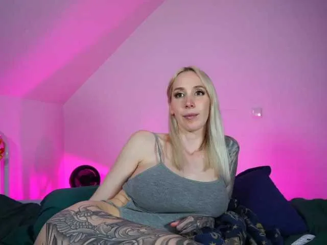 vixenvictoriaa – webcam model profile photo Image 3