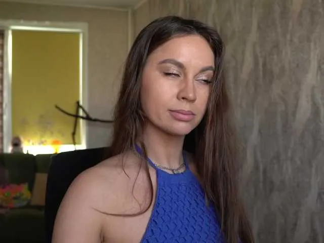 LindaLukas – webcam model profile photo Image 2