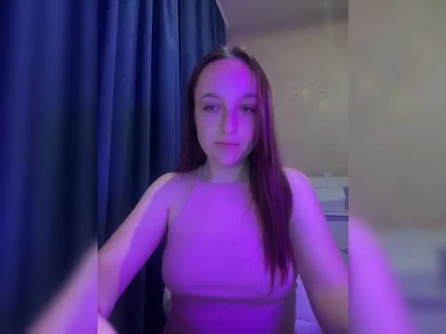 loracolins – webcam model profile photo Image 7