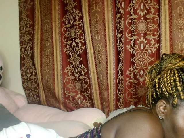 dreamyylilah – webcam model profile photo Image 8