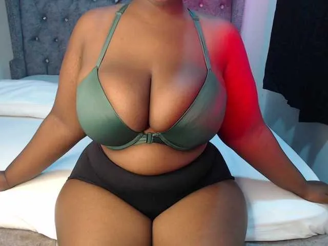 blonde_bigtits – webcam model profile photo Image 9