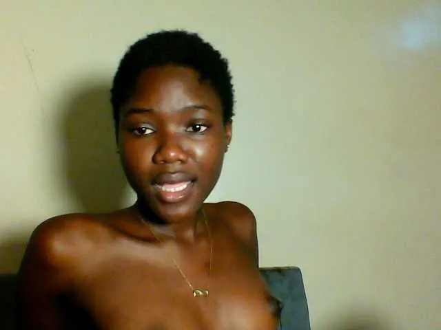 xlunami – webcam model profile photo Image 7