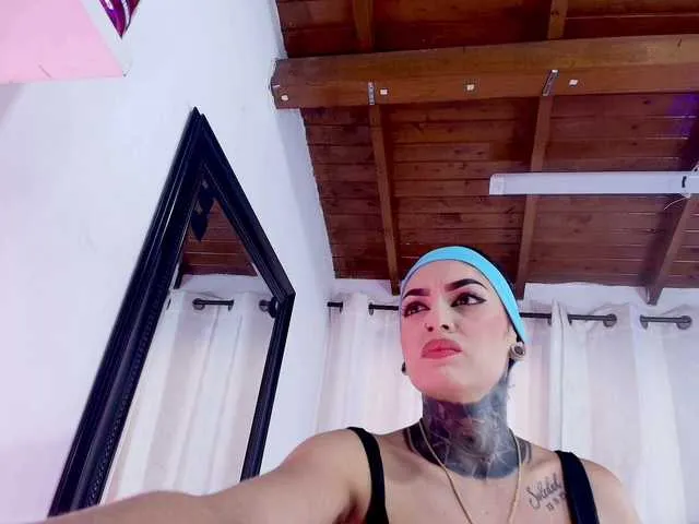 sexy-danna Image 9