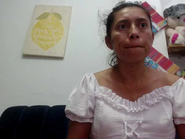 dafni_mon – webcam model profile photo Image 13