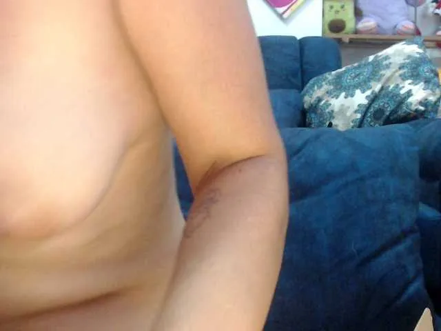 dafni_mon – webcam model profile photo Image 15