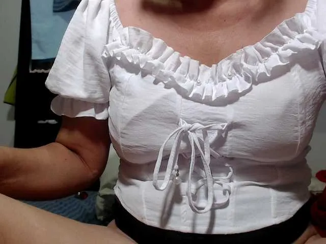 dafni_mon – webcam model profile photo Image 3