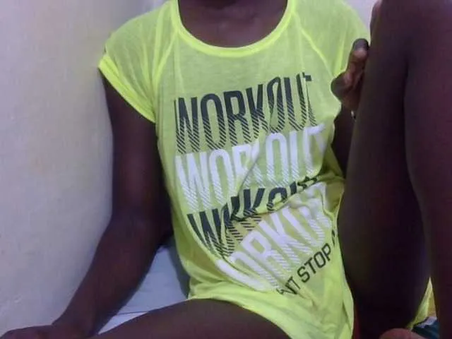 ormary – webcam model profile photo Image 4