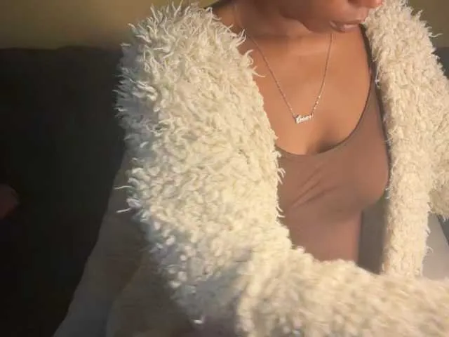 wildtequilla – webcam model profile photo Image 11