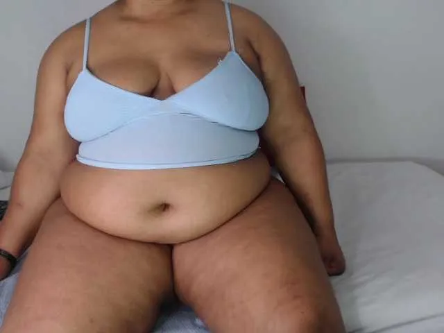 bellacontessa21 – webcam model profile photo Image 5