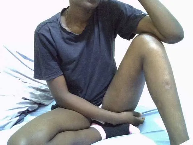 yulissa_girls – webcam model profile photo Image 14