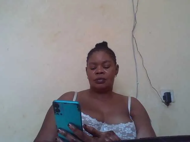 nadia_abaud – webcam model profile photo Image 15