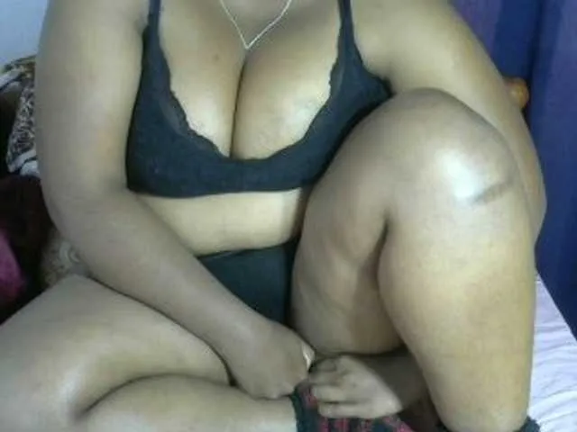 WhoreRobot – webcam model profile photo Image 9