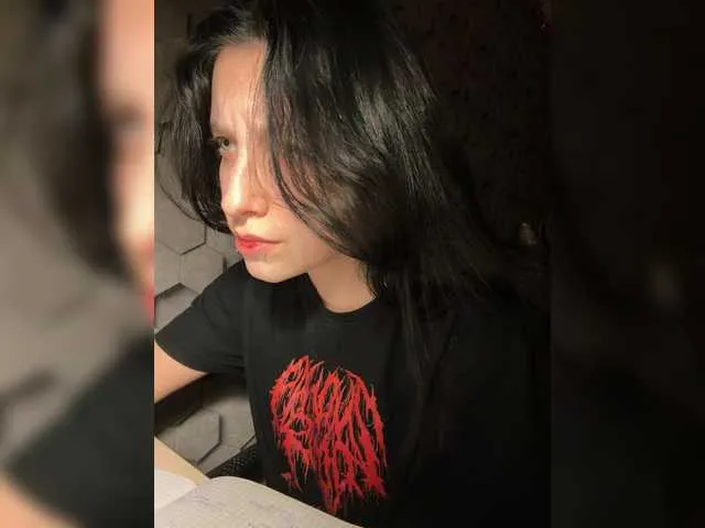 bunnydollstella – webcam model profile photo Image 3