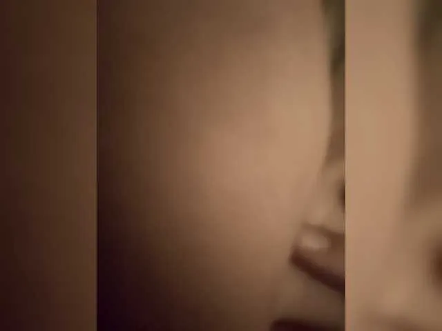 Ellidi – webcam model profile photo Image 3