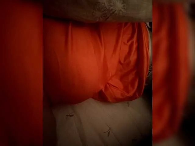 Ellidi – webcam model profile photo Image 6