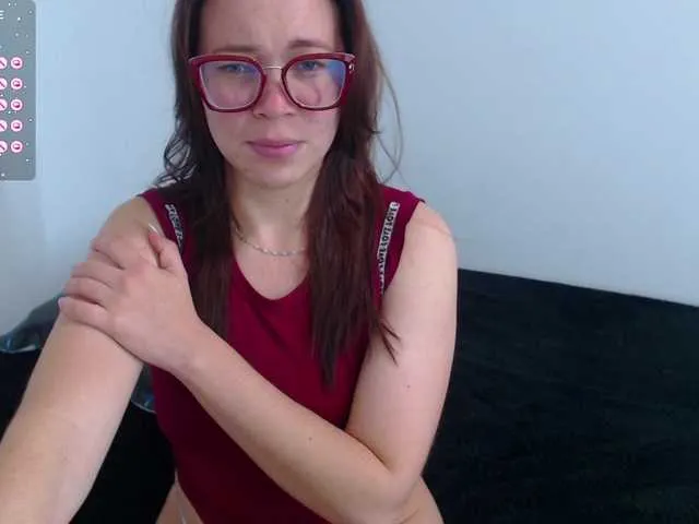 MinniMia – webcam model profile photo Image 6