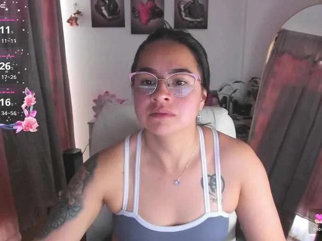 PeachGirl – webcam model profile photo Image 19