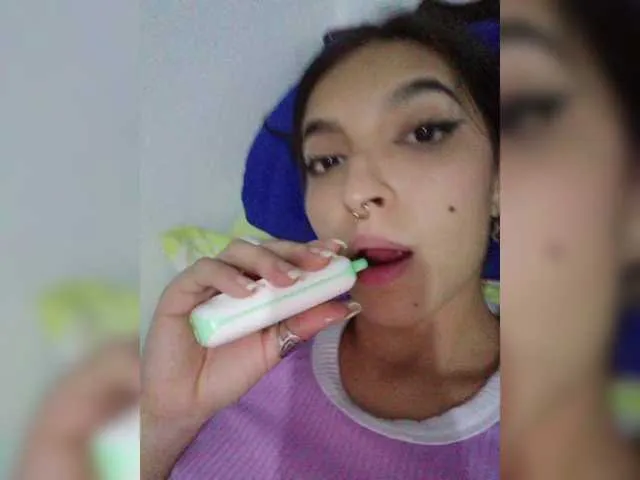 annie_f0x – webcam model profile photo Image 6