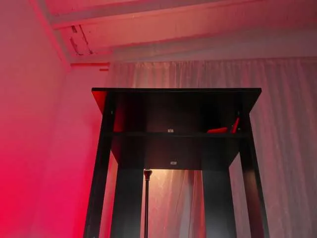 shy-booty – webcam model profile photo