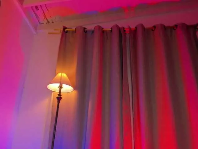 bellacontessa21 – webcam model profile photo Image 9