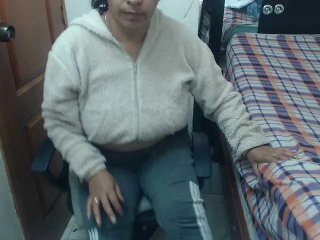 thenigthpassion – webcam model profile photo Image 11