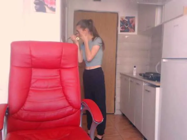 korinaluvv – webcam model profile photo Image 9