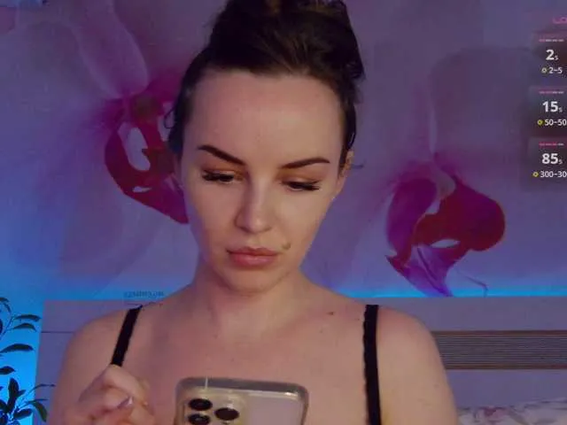 samanthaheinz – webcam model profile photo Image 2