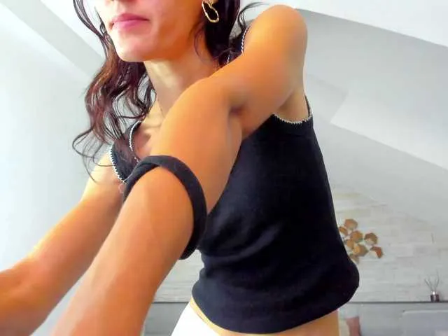 krissone – webcam model profile photo Image 4