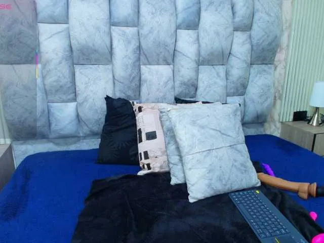 meggan_07 – webcam model profile photo Image 14
