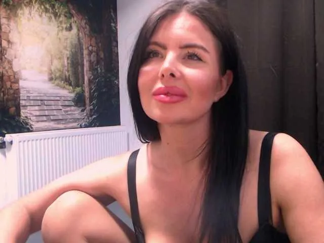 glossybabe_ – webcam model profile photo Image 12