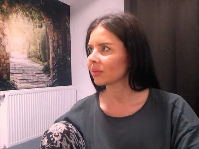 glossybabe_ – webcam model profile photo Image 15