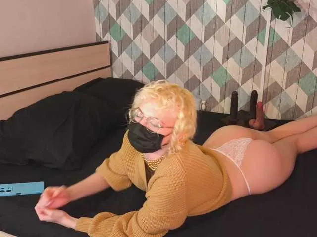 blonde_bigtits – webcam model profile photo Image 19