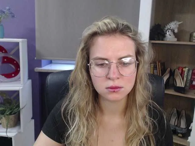 soft-zoey Image 6