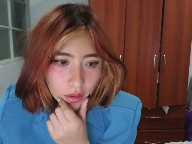 PeachPie – webcam model profile photo Image 6
