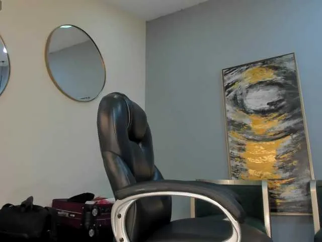 PeachGirl – webcam model profile photo Image 14