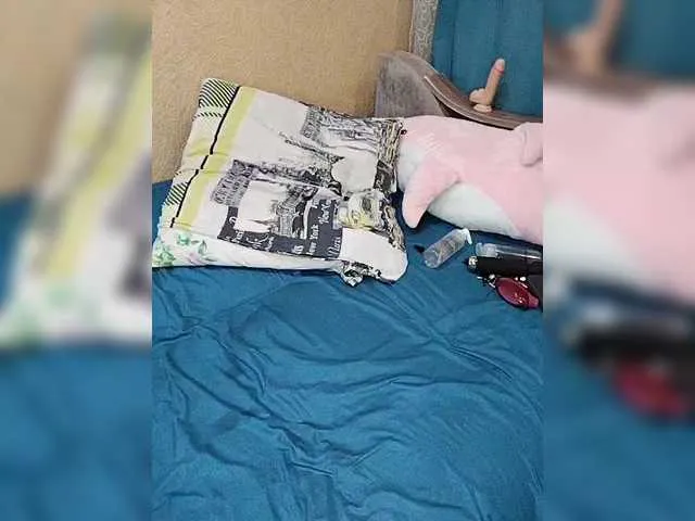 lilyyymonroee – webcam model profile photo Image 5