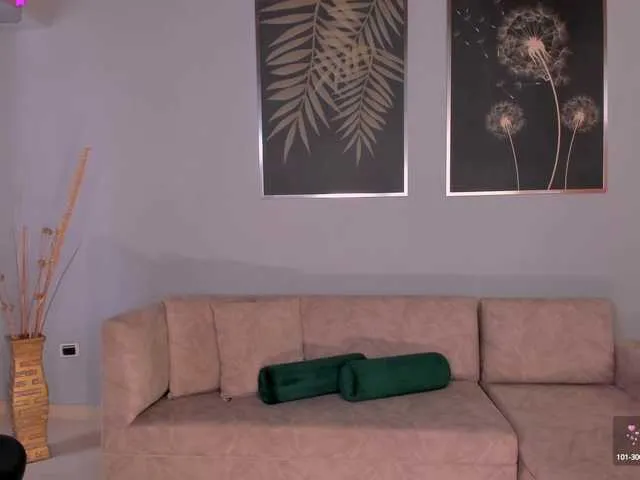 liz_holmes – webcam model profile photo Image 19