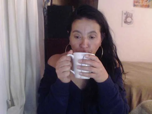 Likachkaa – webcam model profile photo Image 10
