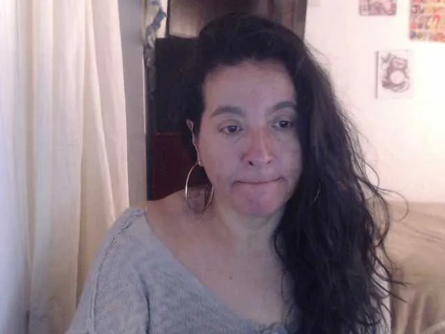 Likachkaa – webcam model profile photo Image 8