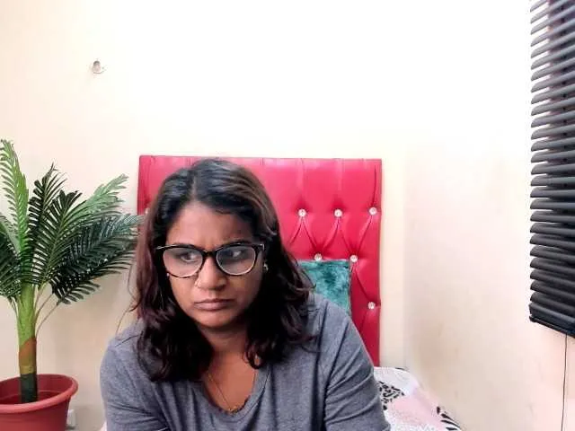 glossybabe_ – webcam model profile photo Image 9