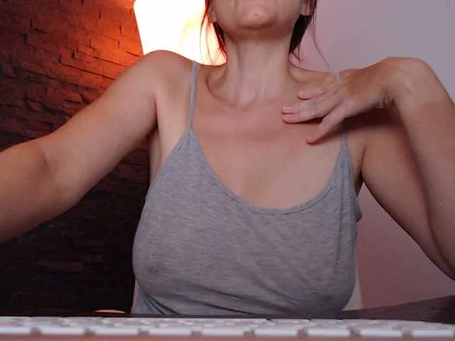 -misterios- – webcam model profile photo Image 13