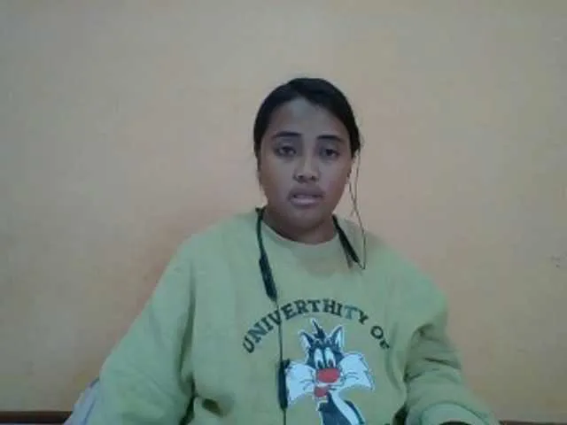 Likachkaa – webcam model profile photo Image 11