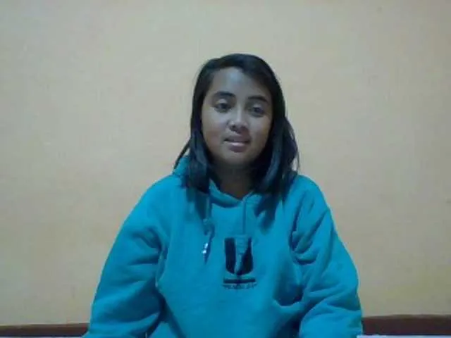 Likachkaa – webcam model profile photo Image 17