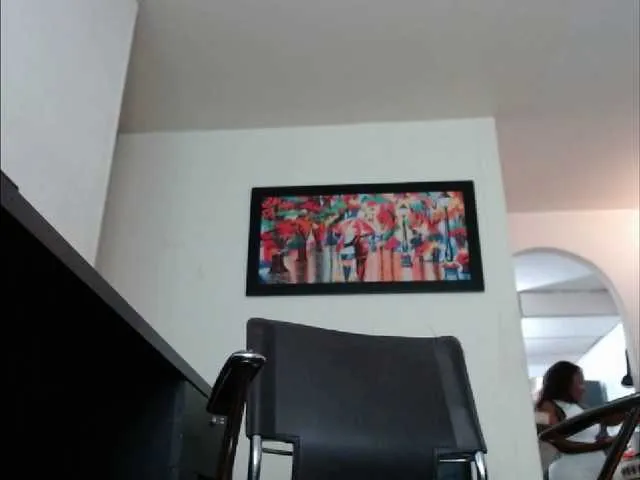 Likachkaa – webcam model profile photo Image 15