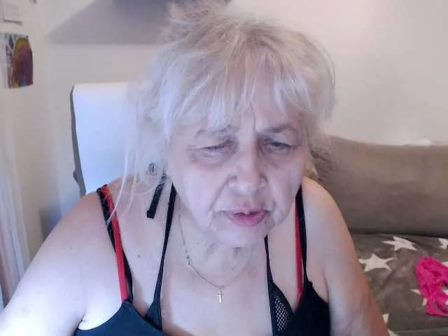 kikiolovely – webcam model profile photo Image 10