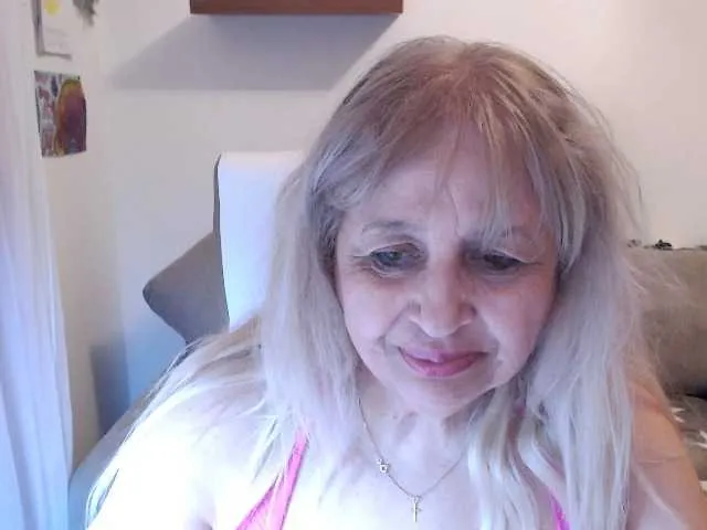 kikiolovely – webcam model profile photo Image 12