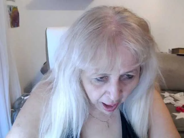 kikiolovely – webcam model profile photo Image 15