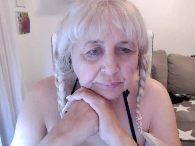 kikiolovely – webcam model profile photo Image 2